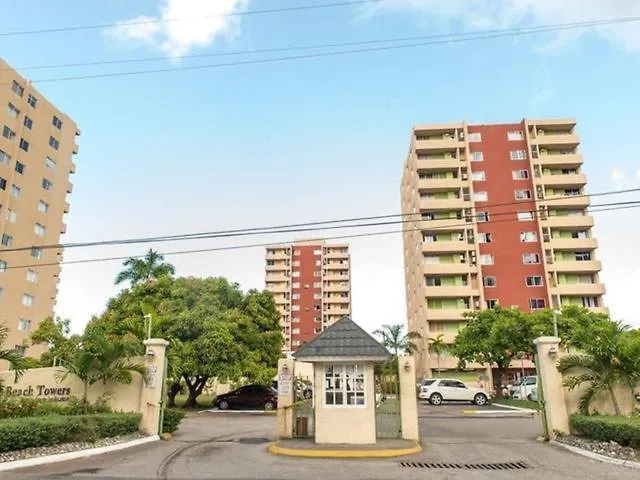 Peaceful Ambiance Awaits At Turtle Beach Tower Ocho Rios Apartmán